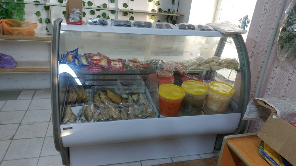 Продам витринный холодильник