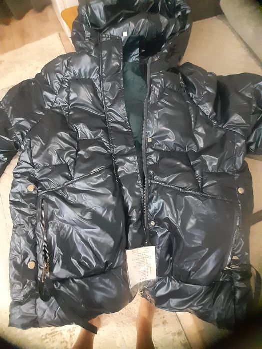 Продам куртку новую