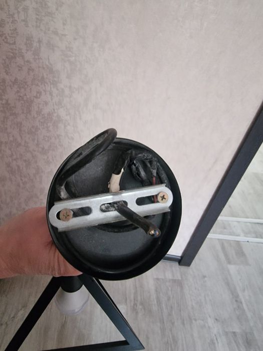 Продам светильники люстры