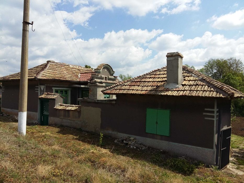 Продава се Къща в с. Брестак, Област Варна - 100 кв.м за 330 €/кв.м - Снимка #1