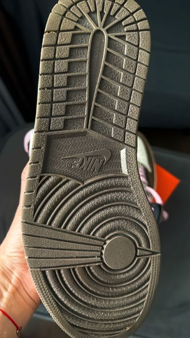 Jordan  x Travis Scott