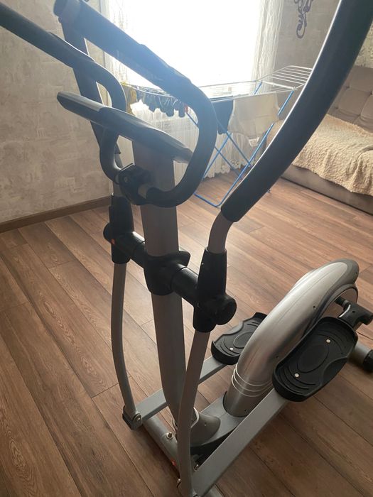 Эллиптический тренажёр