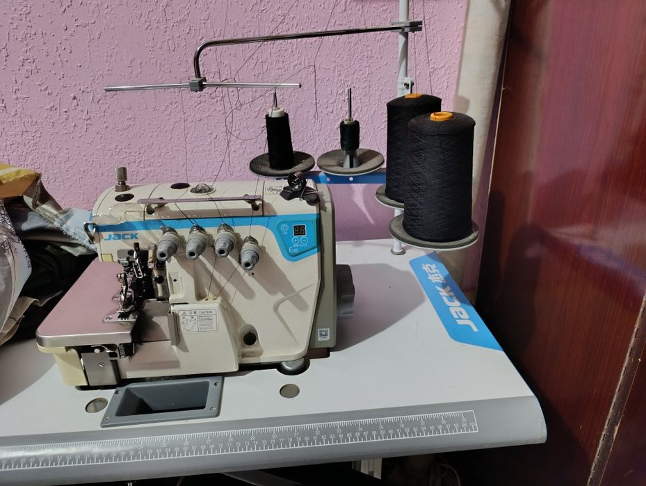 JACK tikuv mashinasi