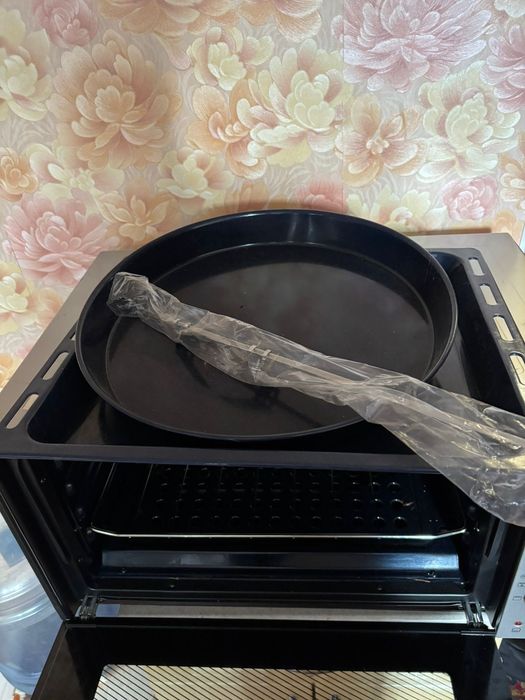 Продам духовку новая