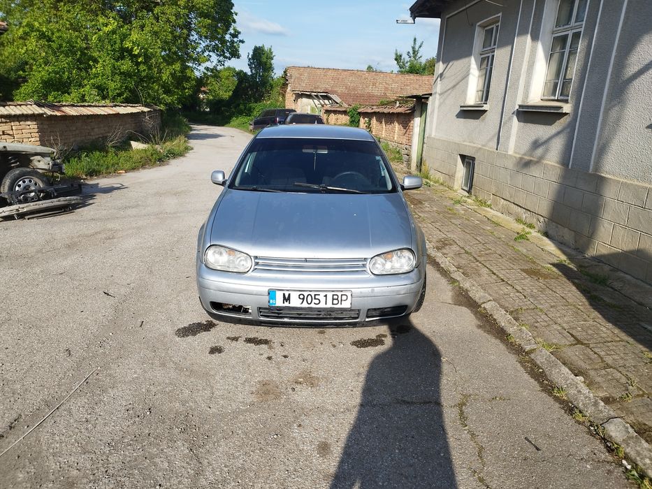 Продавам голф 4 1.9 131 6 скорости На чаати