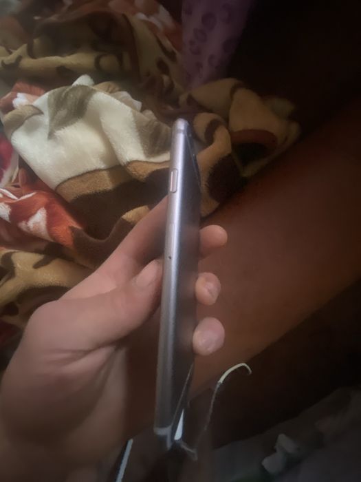 Vand iphone 6s in stare buna