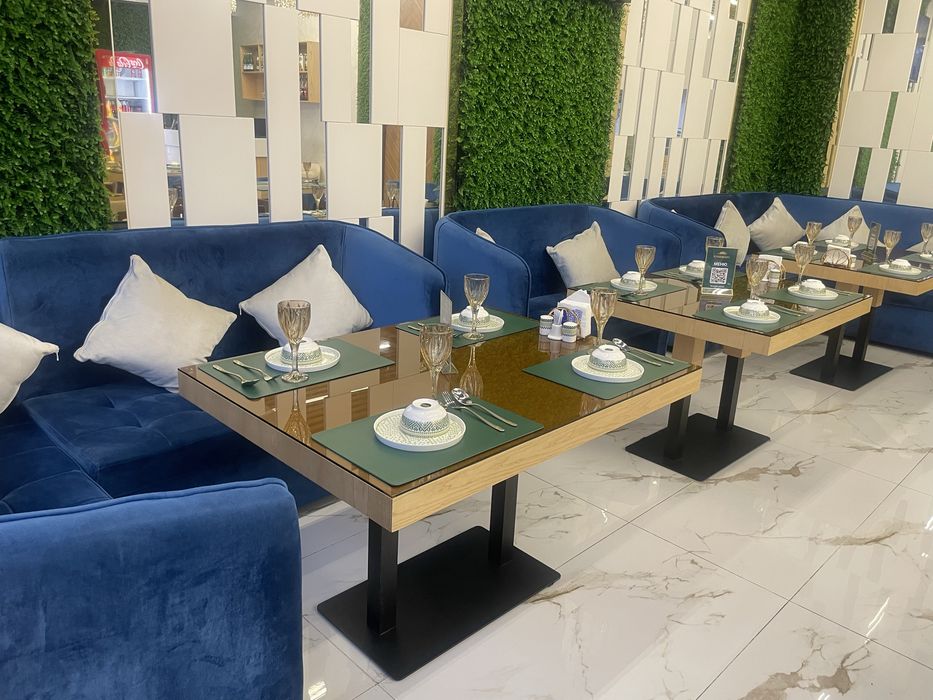 Столы и диваны для кафе и ресторанов