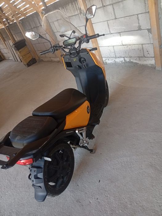 Scuter electric VMOTO
