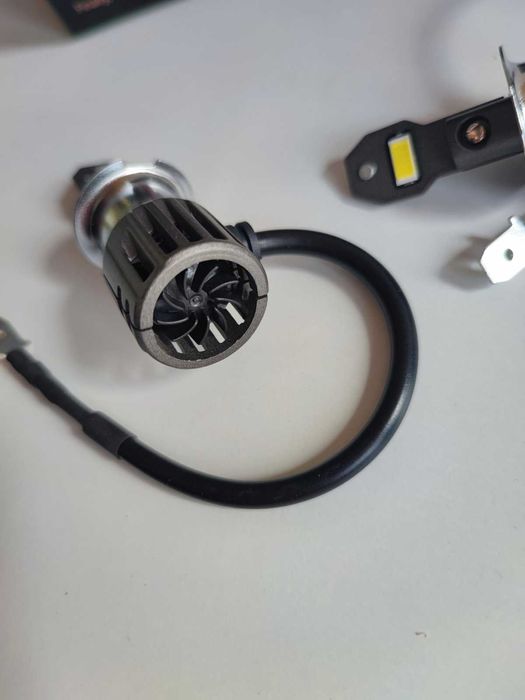 ЛЕД крушки H3 3000L 6000K Нови компект Крушка LED Диодни Диодна Крушка