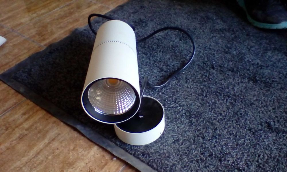 aplice rotunde , lustre tubulare