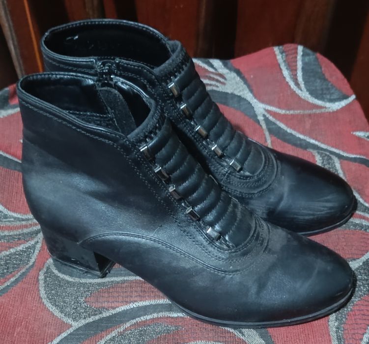 Ghete de dama marimea 39