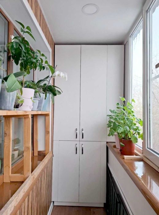 В продаже 2-комнатная с ремонтом.