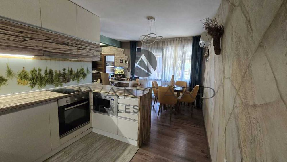 Продава се Тристаен апартамент в Пловдив, Център - 115 кв.м за 914 €/кв.м - Снимка #3