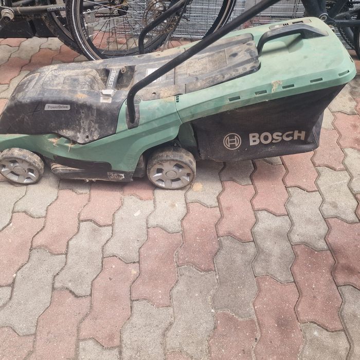 Masina tuns iarba Bosch