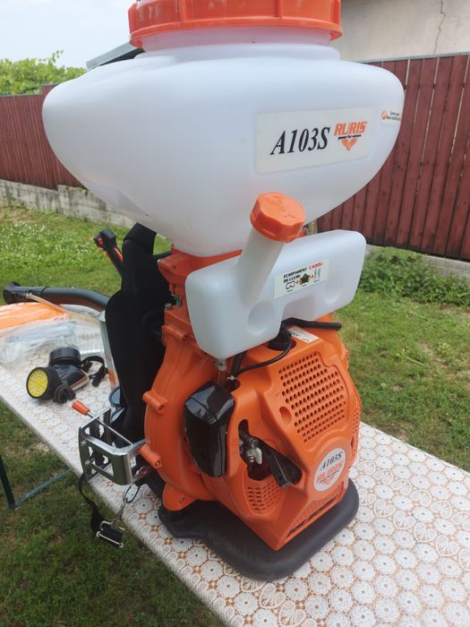 Atomizator pentru stropit pomii din livadă