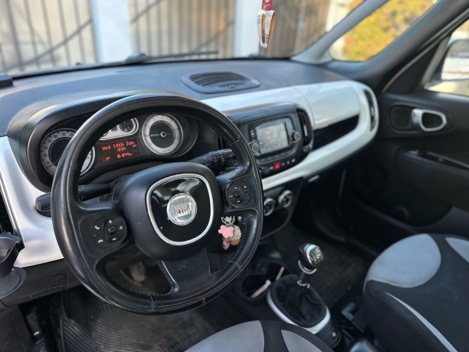 Vând Fiat 500L 2013 benzină