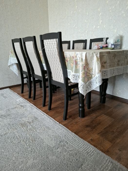 Стол  и  6 стульев