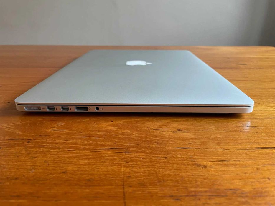 Macbook Pro (Retina, 15 inch, Mid 2015) 16GB RAM 512GB SSD