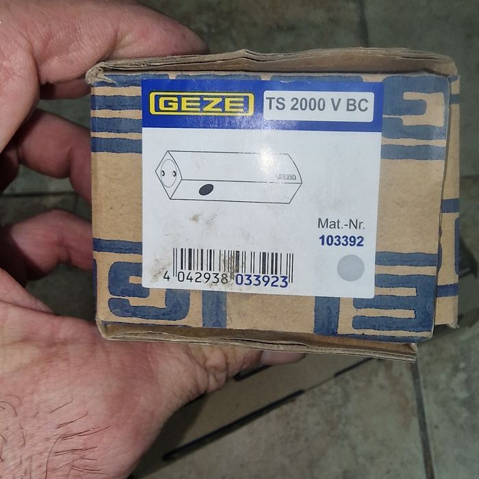 Доводчики дверей