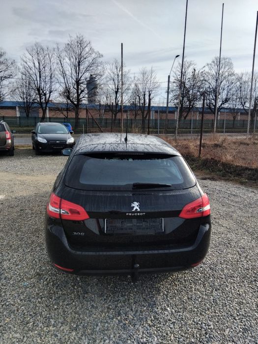 Peugeot 308 / an 2015 / 1.2 benzina / Euro 6