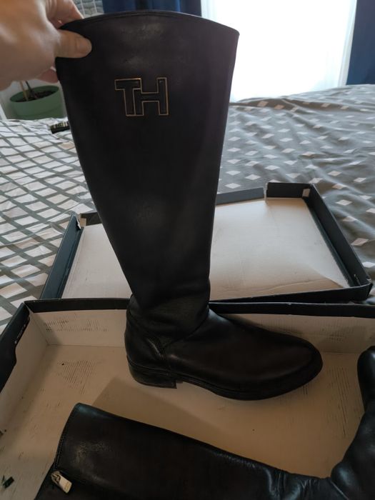 Vând cizme Tommy Hilfiger