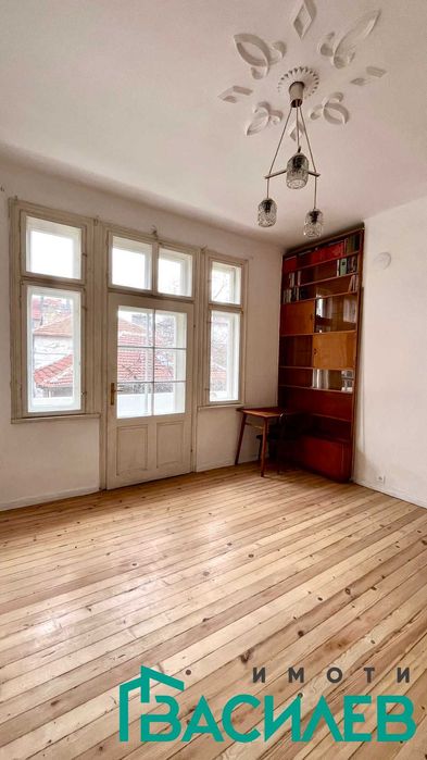 Дава се под наем Тристаен апартамент в София, Център - 88 кв.м за 698.19 € - Снимка #4