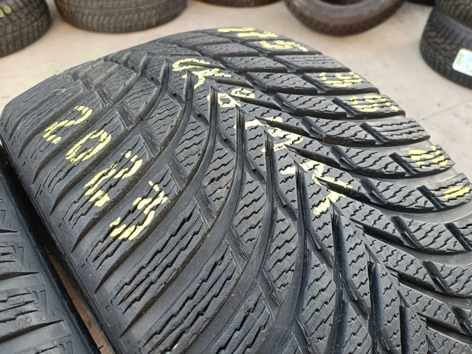 Doua anvelope de iarna 275 35 21 nokian snowproof 2 profil 8 mm