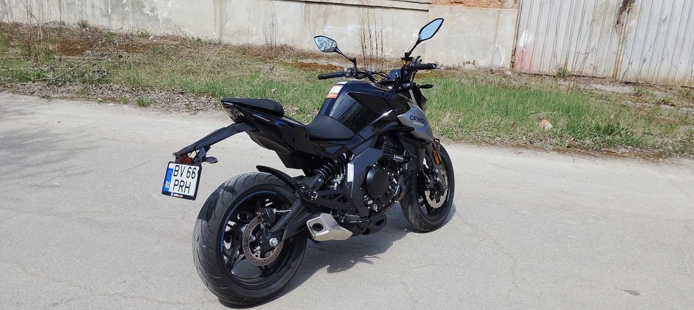 Vând motor CF MOTO NK 650, an 2024, cu doar 200 km la bord!