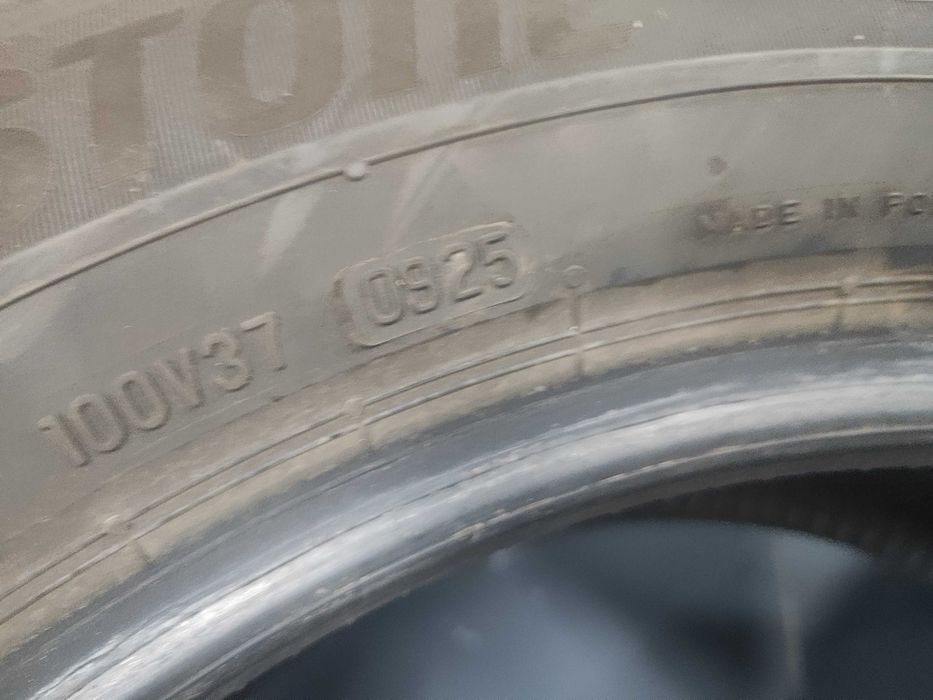 2бр.зимни гуми 215/60/17 Bridgestone