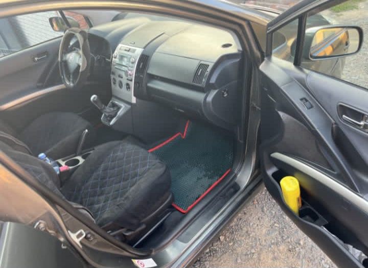 Продам машину Тайота Королла Версо