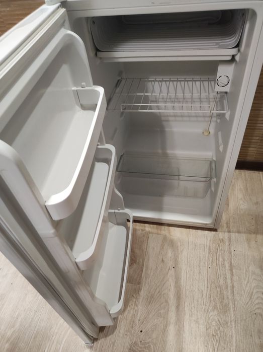 Мини холодильник Midea