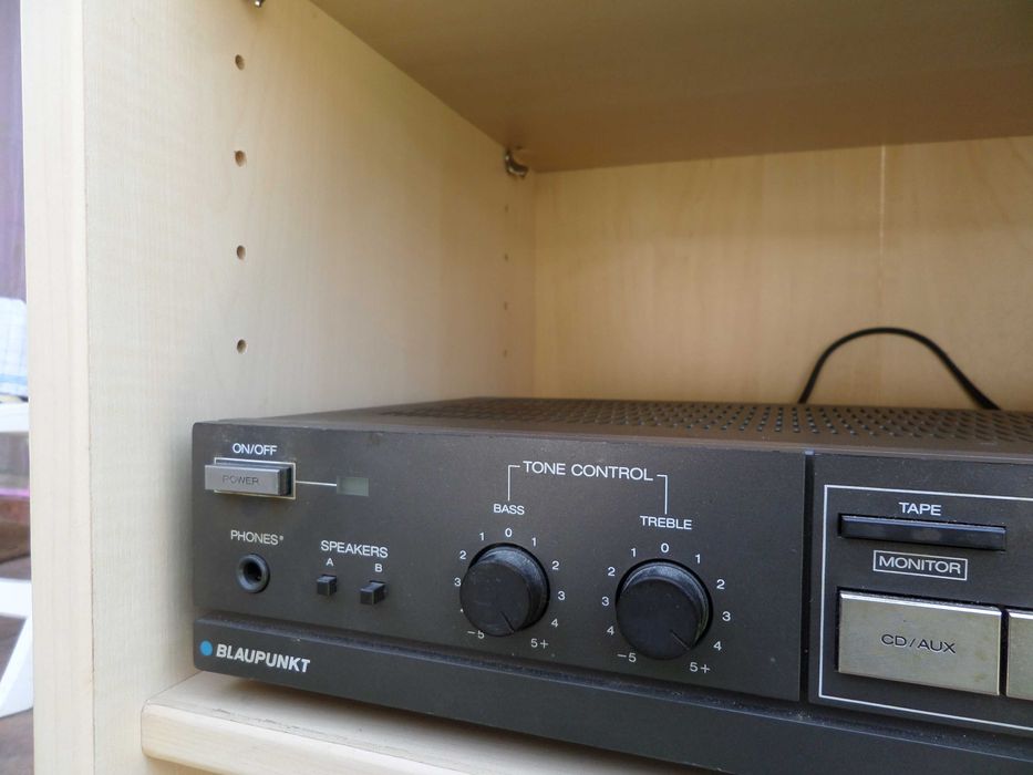 Rack audio de firma rafuri reglabile pt.orice orice aparat electronic