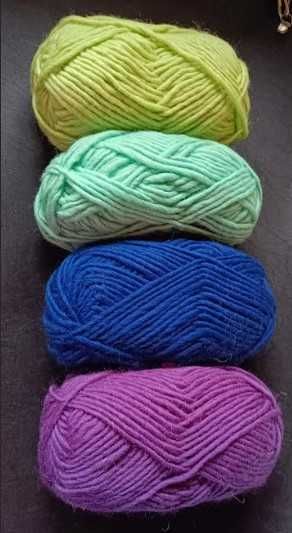 продавам 4 гранчета вълнена прежда-красиви цветове