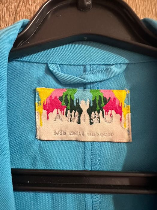 Чисто нов син комплект - сако с панталонки