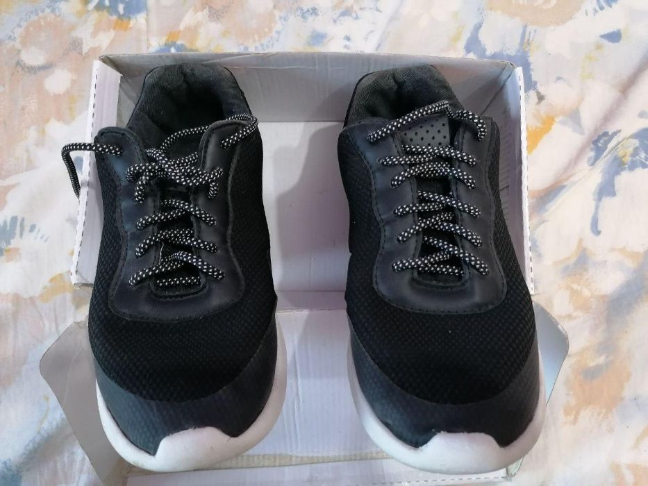 Adidasi de dama pt alergat