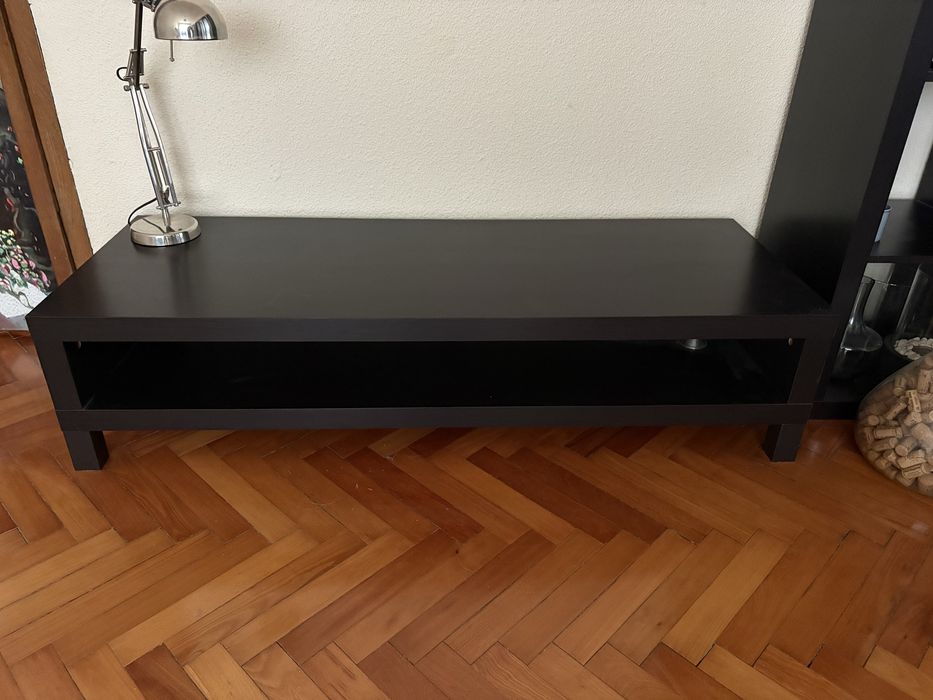 Продавам ТВ шкаф