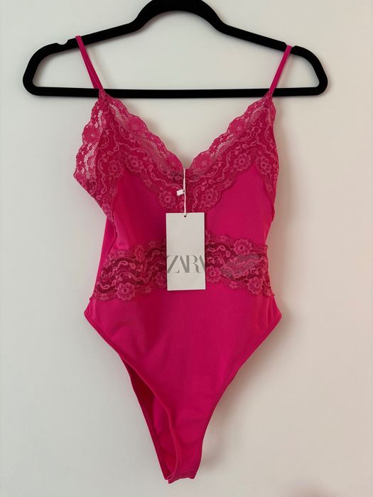 Еластично боди с дантела Zara