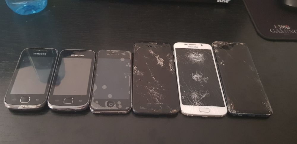 Vând lot telefoane majoritatea funcționale