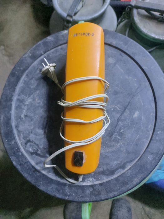 продам советский электрощетка пылесос "Ветерок-3"