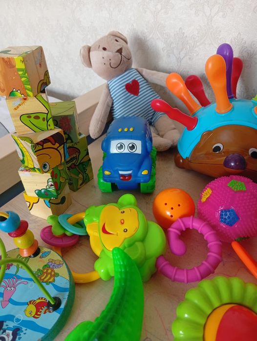Продам игрушки развивашки