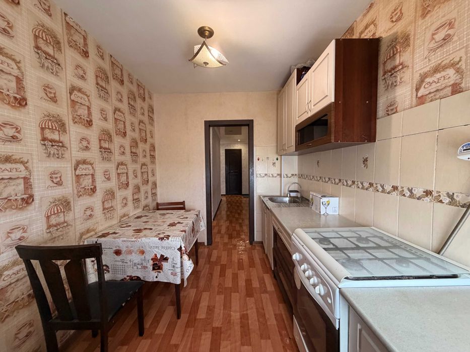 продам трех комнатную квартиру