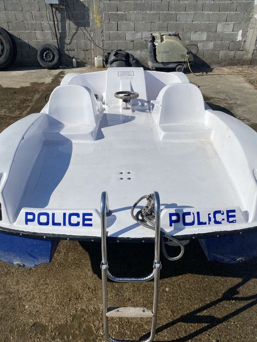 Hidrobicicleta, barca cu pedale, barca agrement