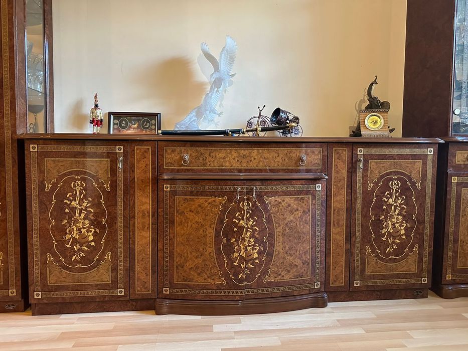 Продам итальянскую гостиную