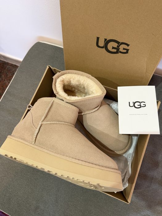 ugg mini crem 39