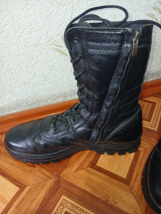 Продам кожанные сапоги