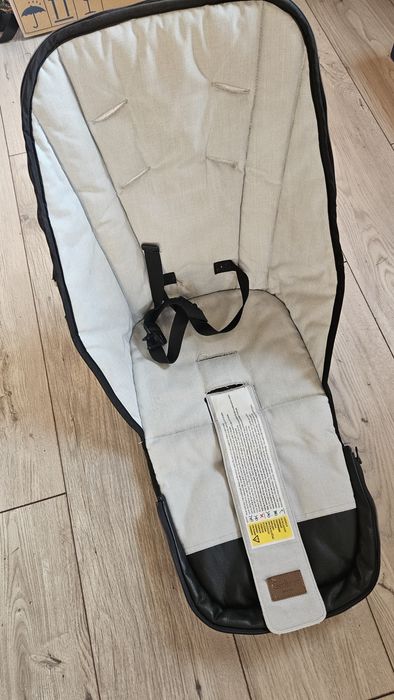 Vând cărucior Emmaljunga NXT90, 2 în 1 (landou + parte sport)