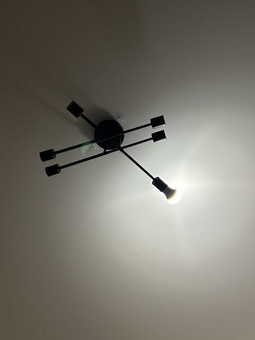 Продам люстру. Аккуратная и дизайнерская.