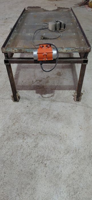 Masă vibranta cernator peleți.