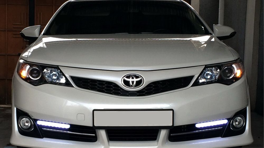 Камри 50 Стекла фар Тойота