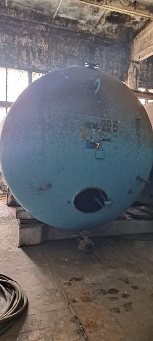 Продам цистерны 25 тонн эмаль.
